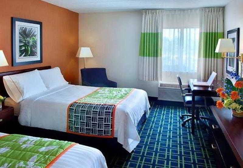 Fairfield Inn Boston Воберн Екстер'єр фото